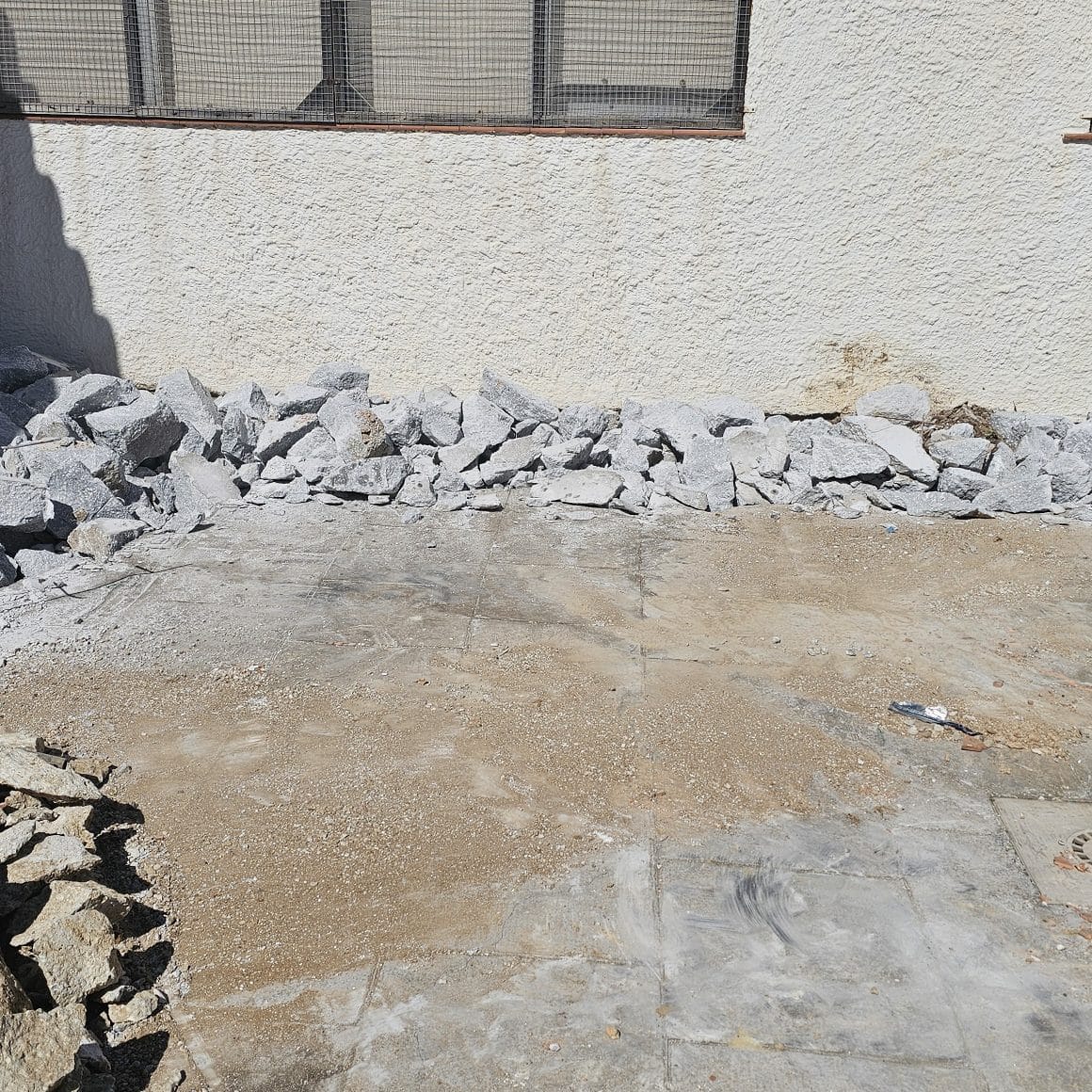 Fotografía del avance de obra en la guardería municipal de Los Barrios (111004)